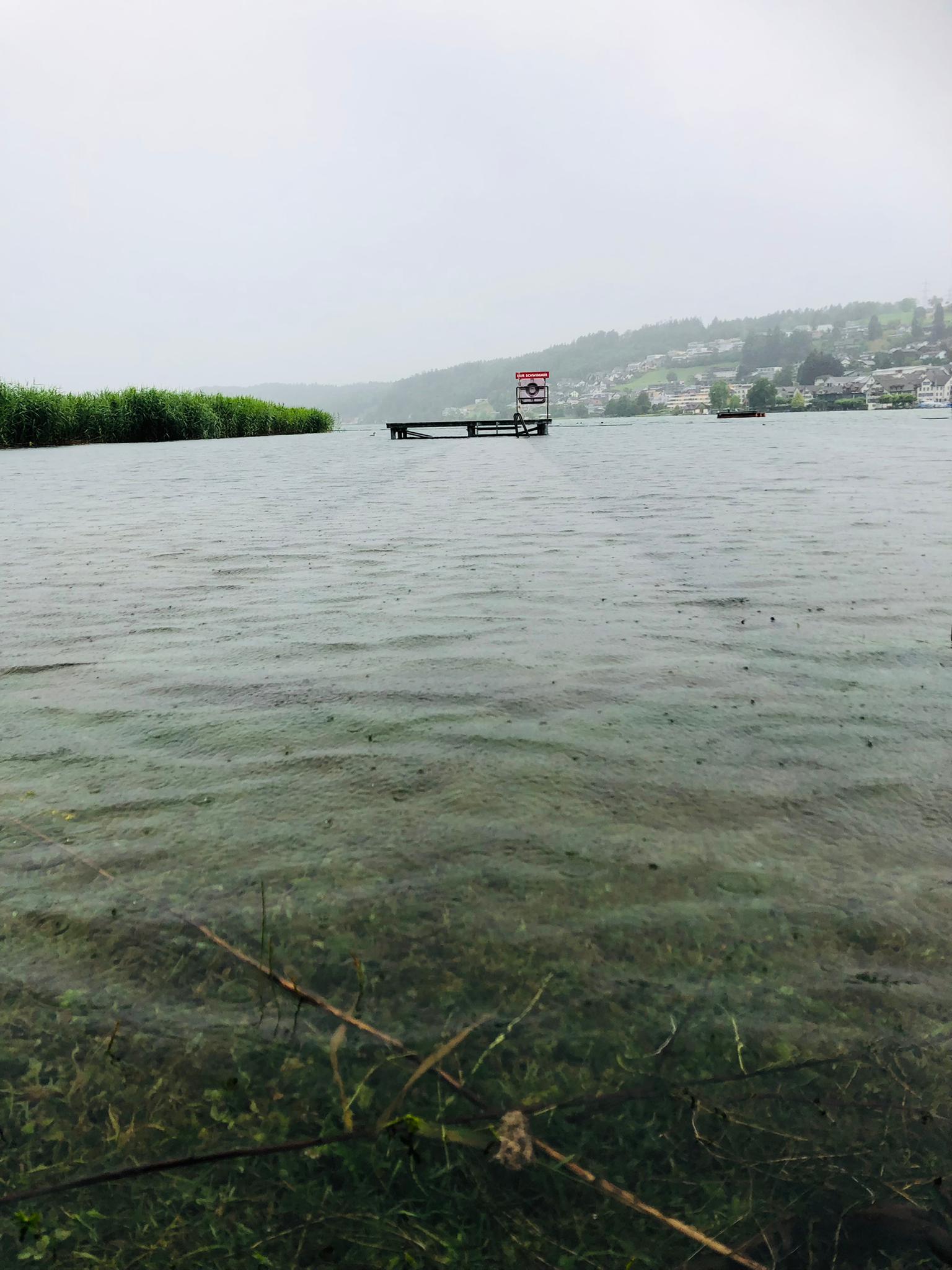 Hochwasser am 13.07.2021. Seezugang in der Badi Schmerikon (Foto: Fränzi Ruh)