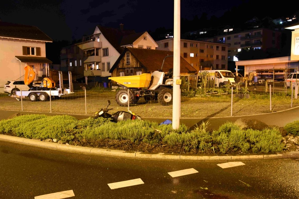 Bei Selbstunfall lebensgefährlich verletzt