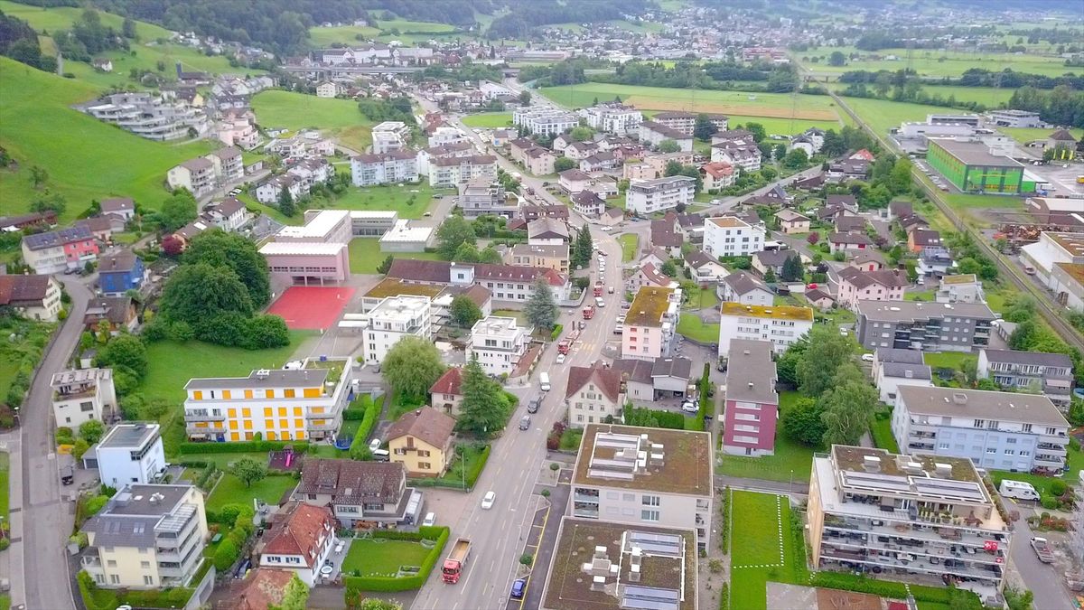 Mit dem Spatenstich zur Doppelspur Uznach – Schmerikon auf dem Weg in eine regionale Zu(g)kunft und in ein lokales Verkehrschaos