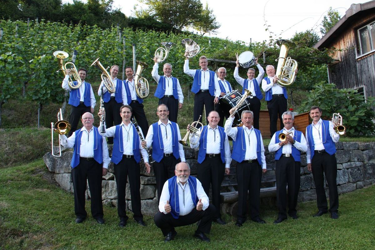 Goldbergmusikanten in Tuggen und im Rebberg Baumer