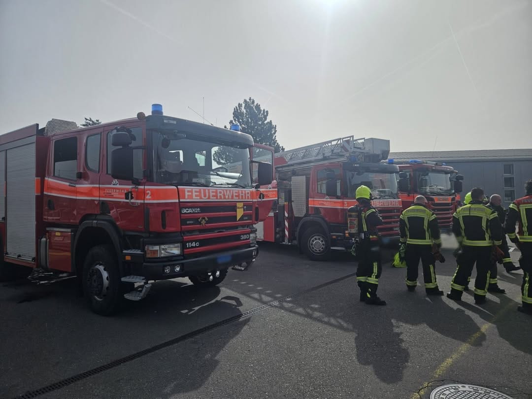 Fehlalarm auf Baustelle: Defekter Taster löst Feuerwehreinsatz aus