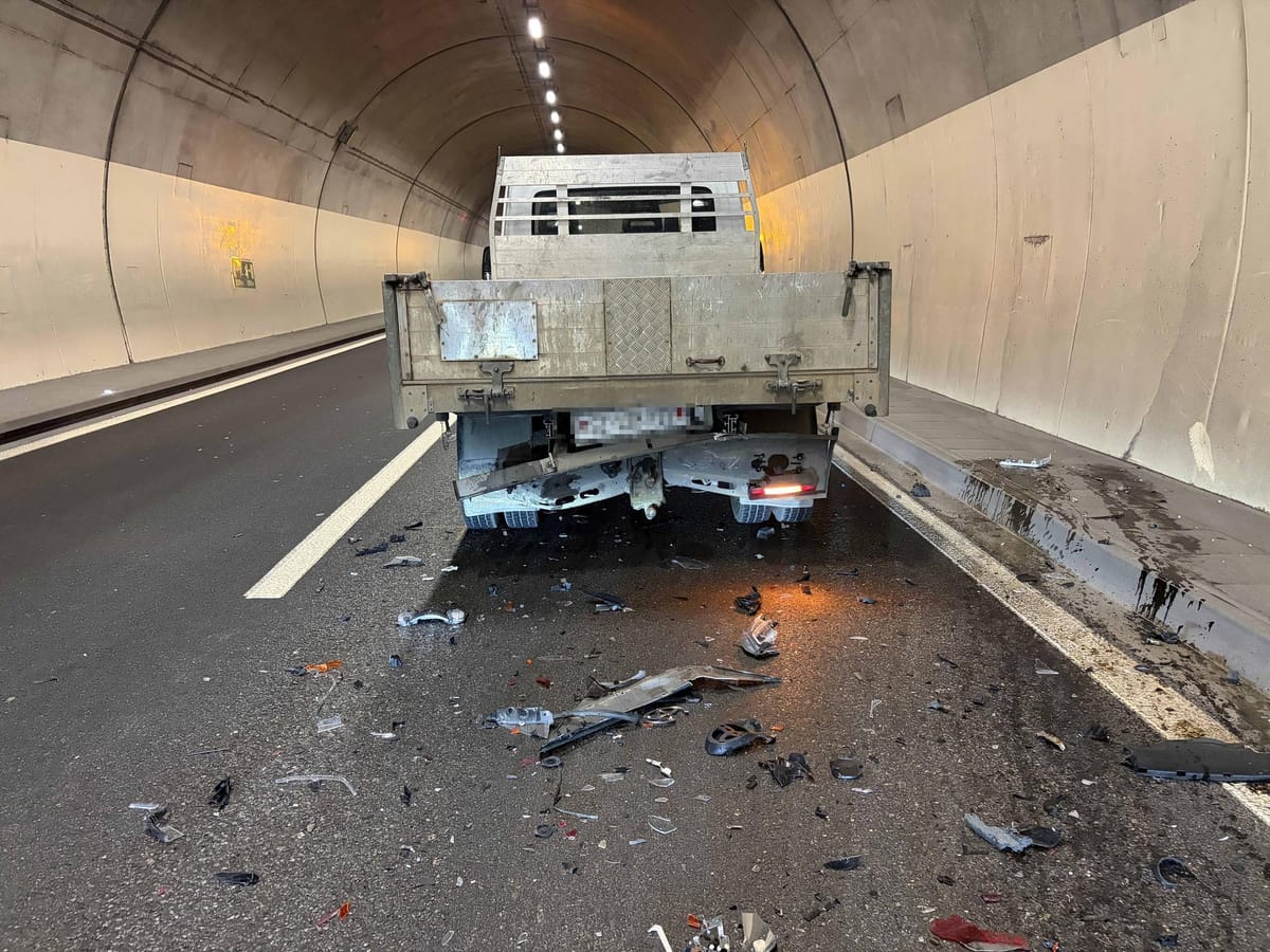 Verkehrsunfall im Uznabergtunnel - Mann eher schwer verletzt
