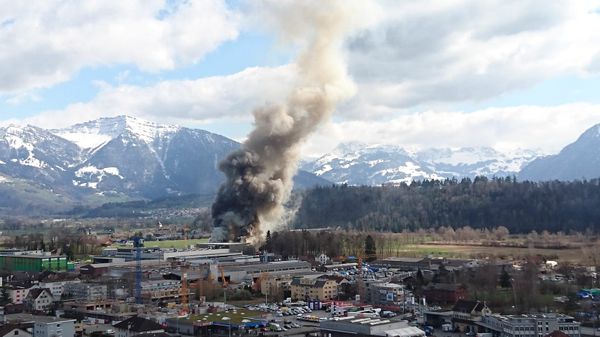 Brand in Lagerhalle bei Wild & Küpfer