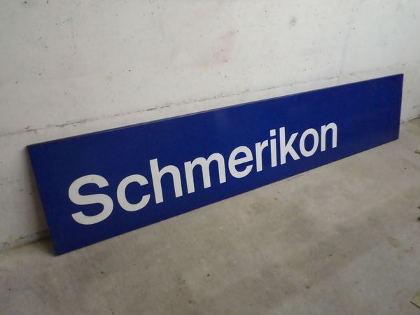 Zu ersteigern: altes Schmerkner Bahnhofsschild