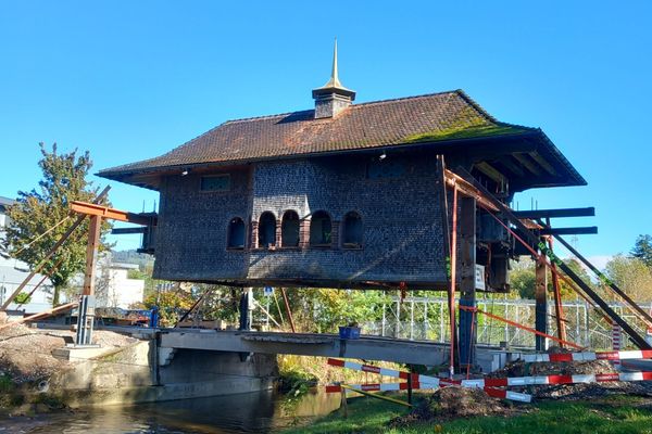 Die schwebende Aabachbrücke