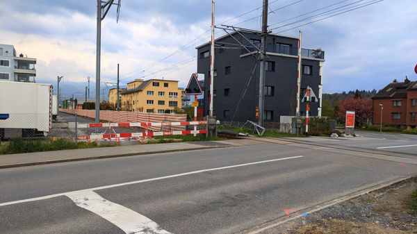 Nachtarbeiten am Bahnübergang Allmeindstrasse