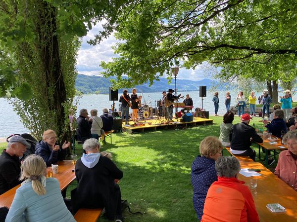 Matinée am See mit George Hug und Band