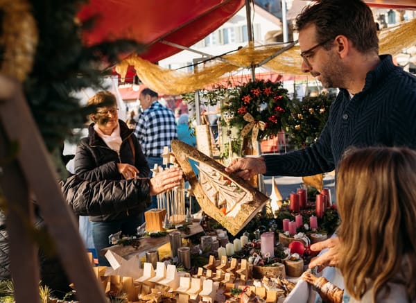 Schmerkner Weihnachtsmarkt: Stimmungsvoller Auftakt am ersten Advent