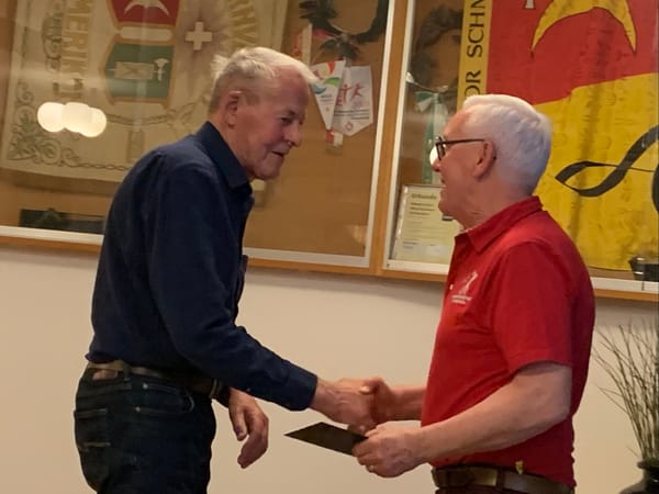 Zusammen mit den Schwingern