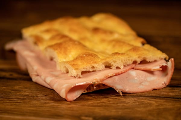 Mortadella & Bier bei Fidibus